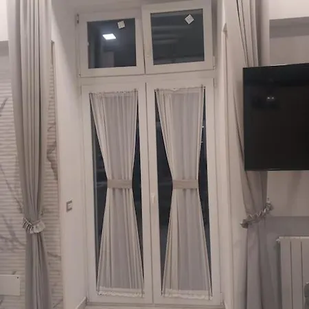 Station - Self Checkin Naples