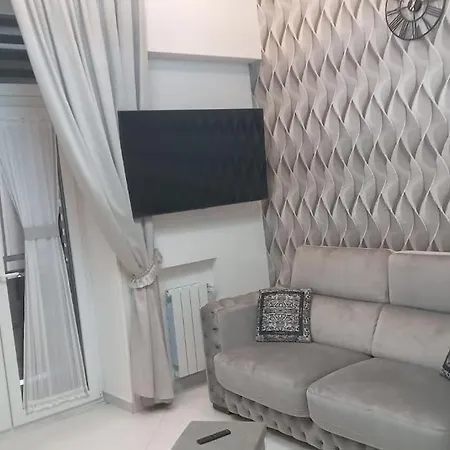 Station - Self Checkin Naples