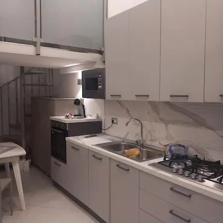 Station - Self Checkin * Naples