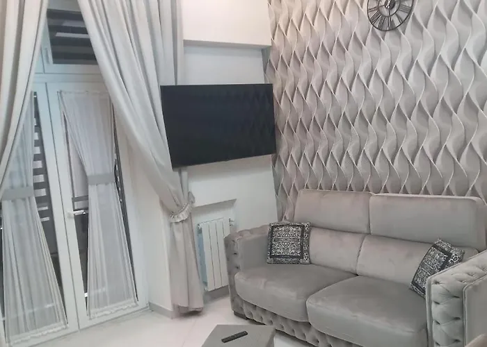 Station - Self Checkin Neapol